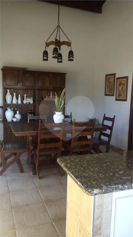 Casa à venda com 2 quartos, 211m² - Foto 4