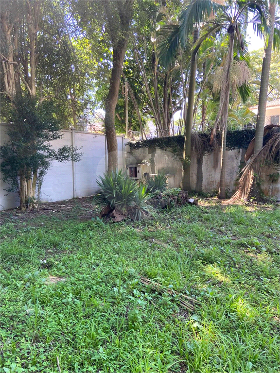 TERRENO COM 667 M² EM RUA FECHADA ALTO DE PINHEIROS