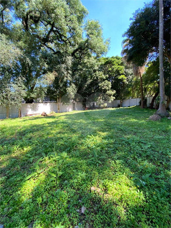 TERRENO COM 667 M² EM RUA FECHADA ALTO DE PINHEIROS