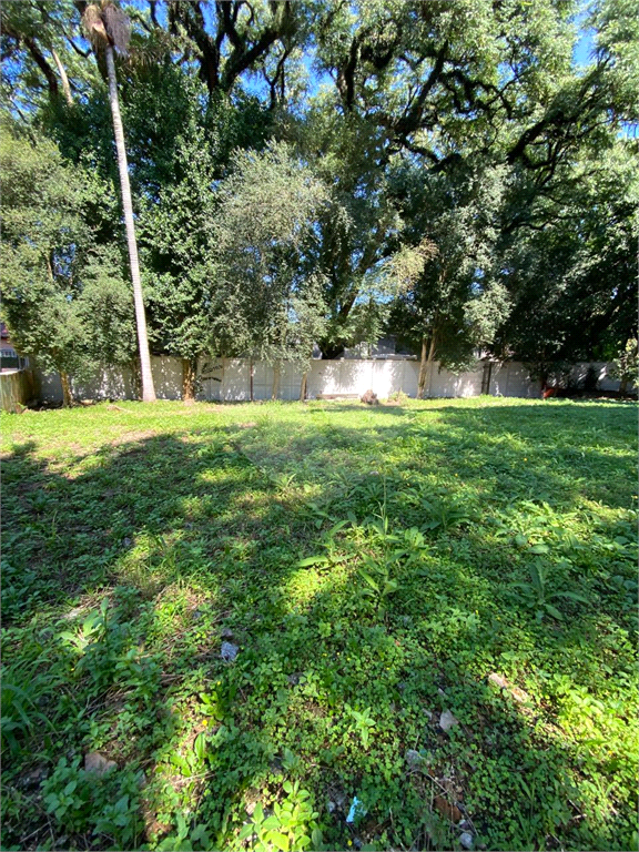 TERRENO COM 667 M² EM RUA FECHADA ALTO DE PINHEIROS