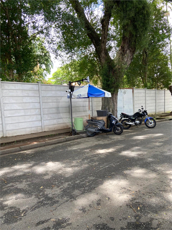 TERRENO COM 667 M² EM RUA FECHADA ALTO DE PINHEIROS