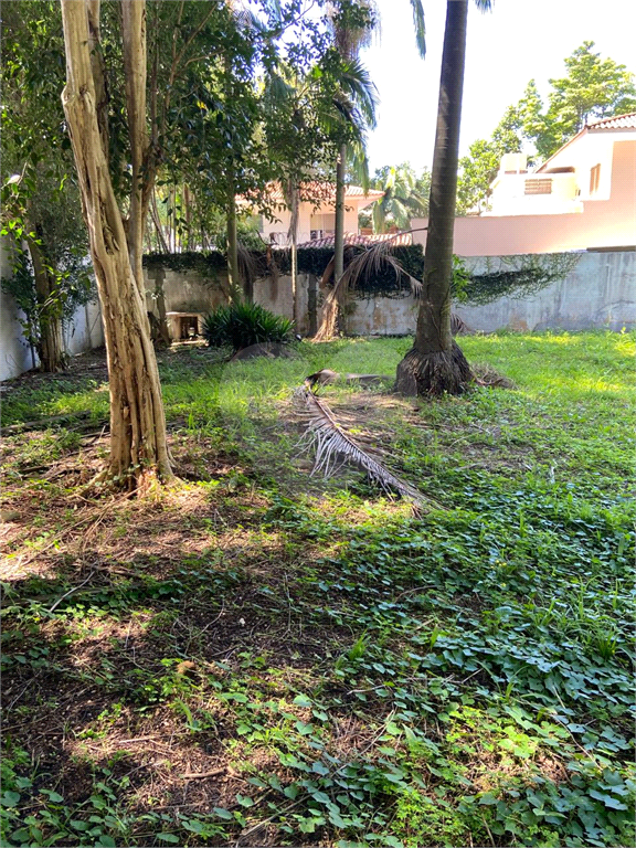 TERRENO COM 667 M² EM RUA FECHADA ALTO DE PINHEIROS