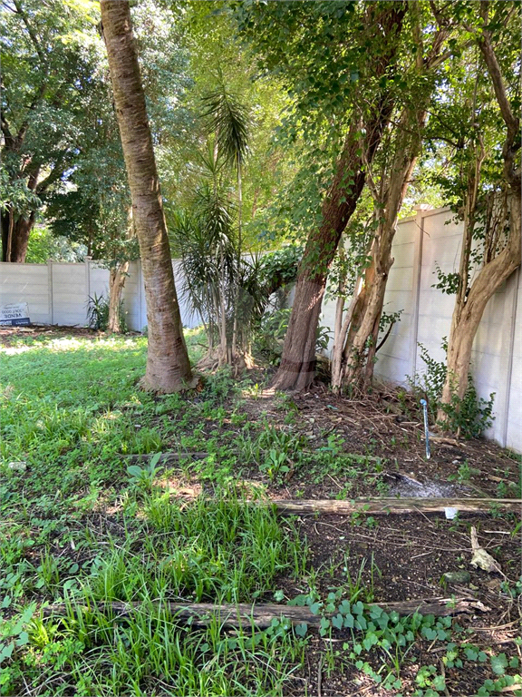 TERRENO COM 667 M² EM RUA FECHADA ALTO DE PINHEIROS