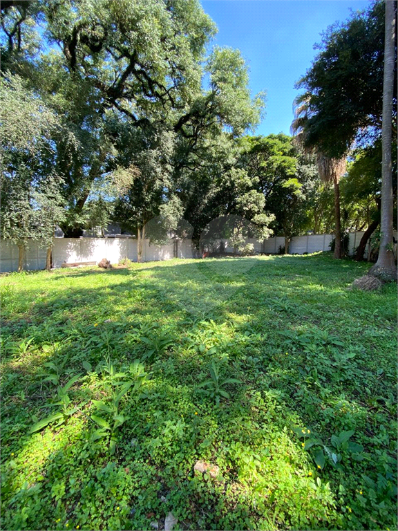 TERRENO COM 667 M² EM RUA FECHADA ALTO DE PINHEIROS