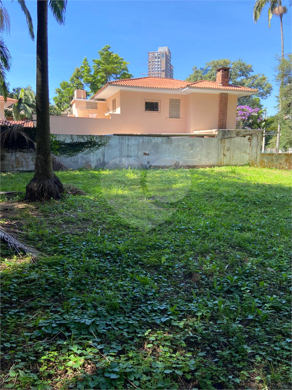 TERRENO COM 667 M² EM RUA FECHADA ALTO DE PINHEIROS