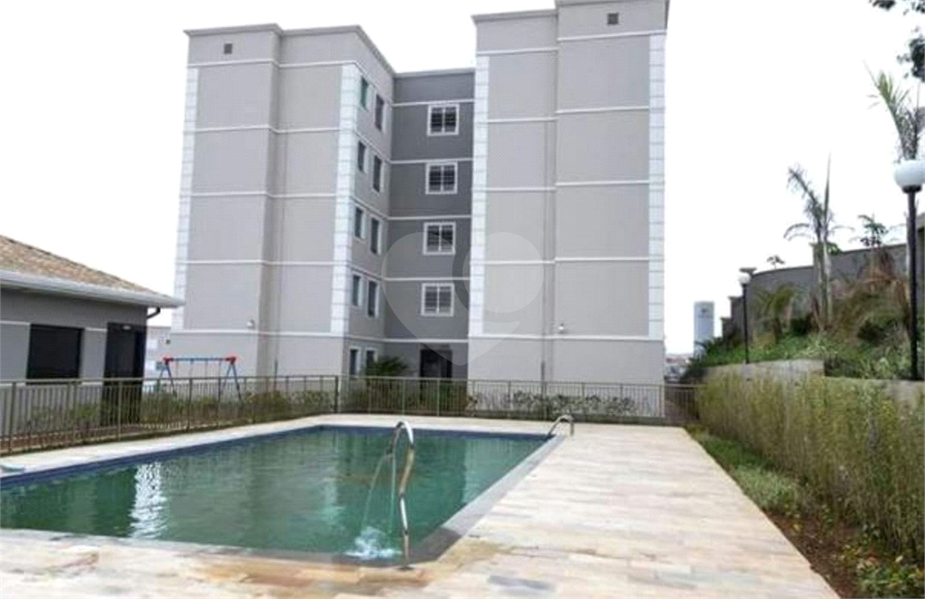 APARTAMENTO em VILA ALZIRA
