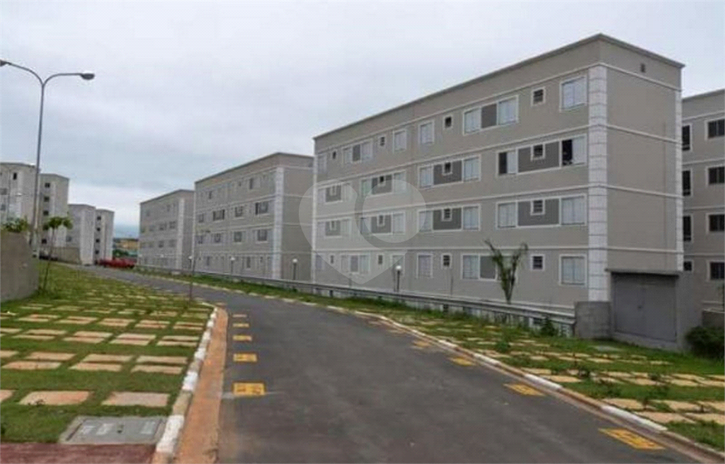 APARTAMENTO em VILA ALZIRA