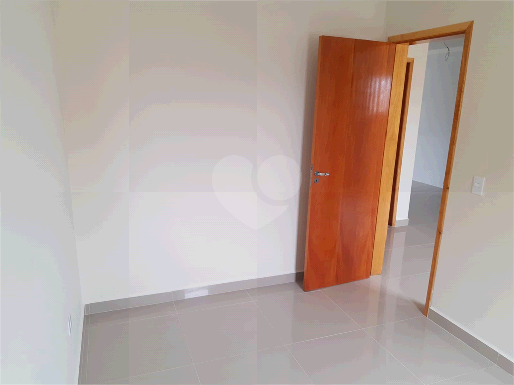 Condomínio de 18 casas, 2 dormitórios, 1 vaga no bairro de  Vila Gustavo