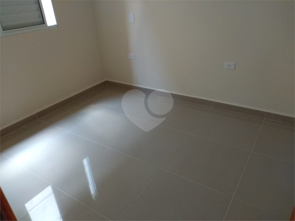 Condomínio de 18 casas, 2 dormitórios, 1 vaga no bairro de  Vila Gustavo