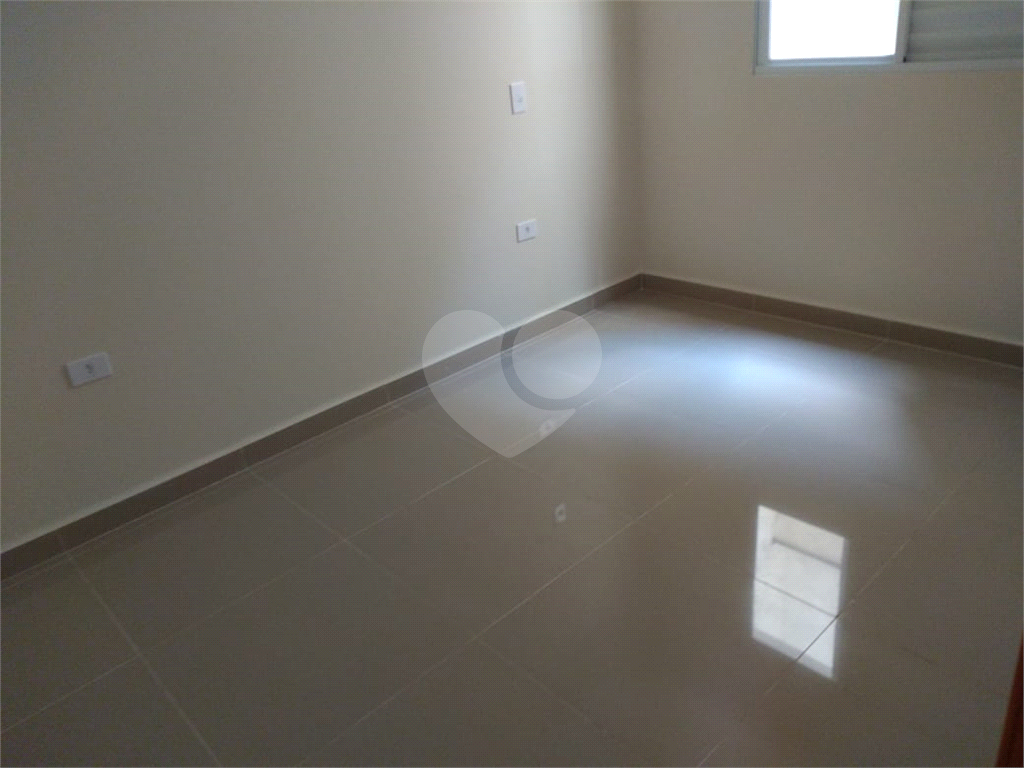 Condomínio de 18 casas, 2 dormitórios, 1 vaga no bairro de  Vila Gustavo
