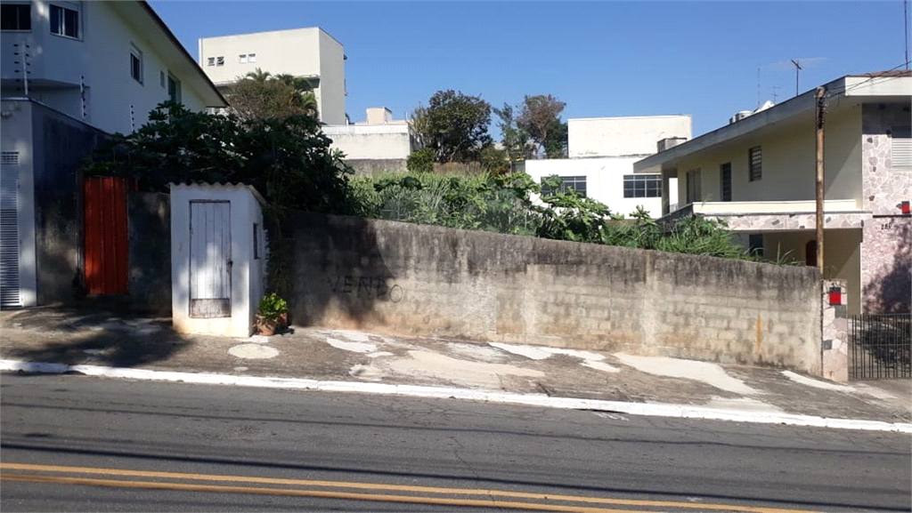 Terreno no Jardim São Bento com 600 metros  topografia plana para construção de Casa de Alto Padrão!