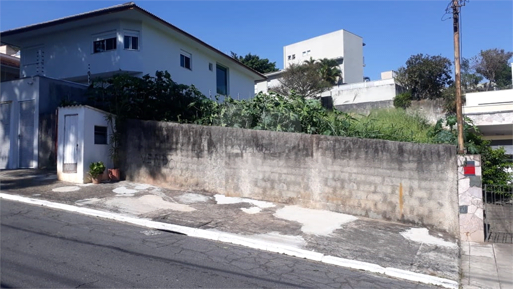 Terreno no Jardim São Bento com 600 metros  topografia plana para construção de Casa de Alto Padrão!