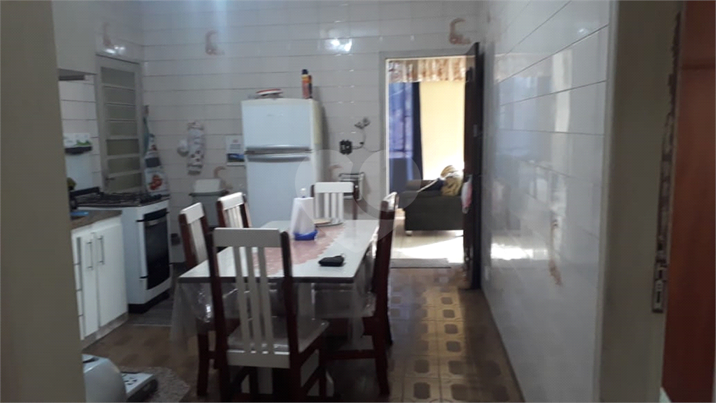 Casa à venda com 3 quartos, 300m² - Foto 2