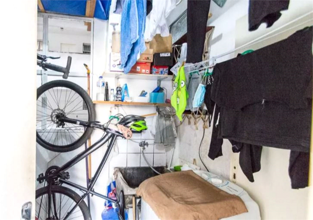 APARTAMENTO em CENTRO