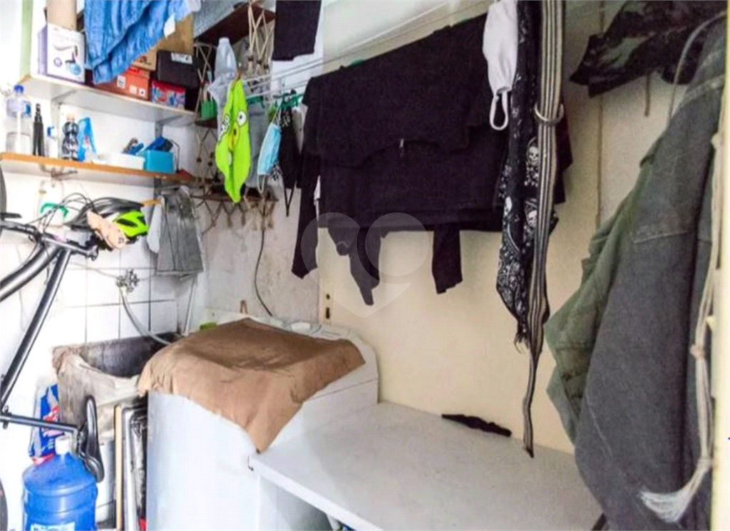 APARTAMENTO em CENTRO