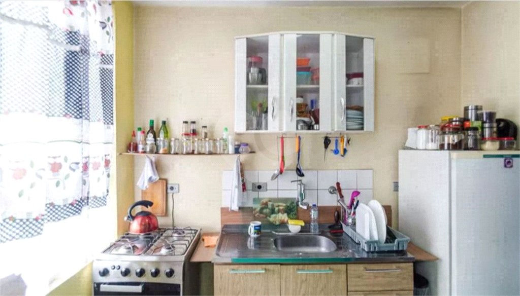 APARTAMENTO em CENTRO