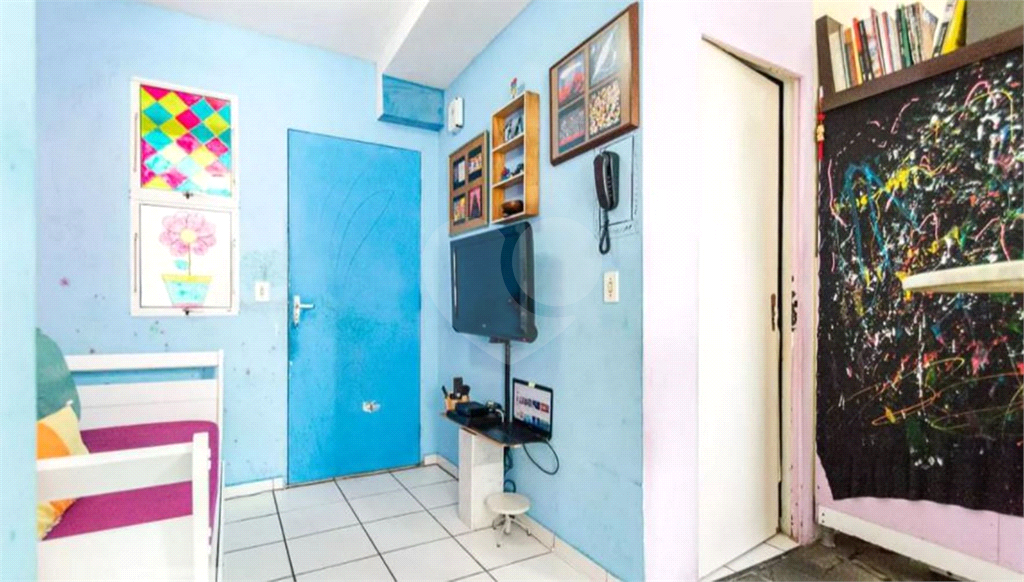 APARTAMENTO em CENTRO