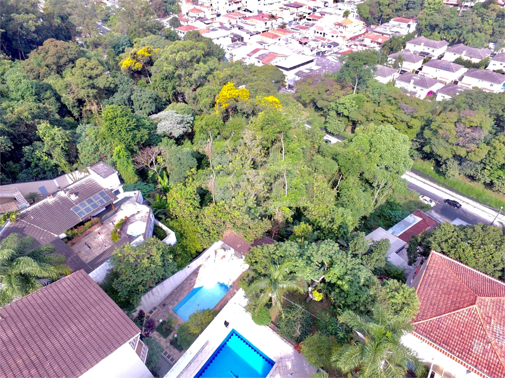 Tremembé Casa de Alto Padrão com elevador 1090 m² de área construída 7 suítes e linda área de lazer!