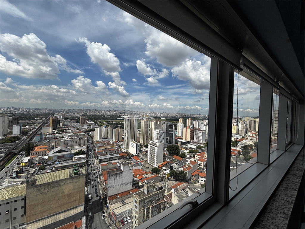 Lage comercial localizada em andar alto, com excelente localização em Santana.