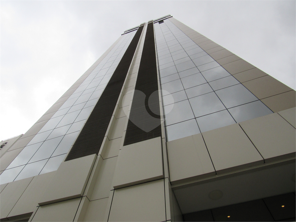 Lage comercial localizada em andar alto, com excelente localização em Santana.