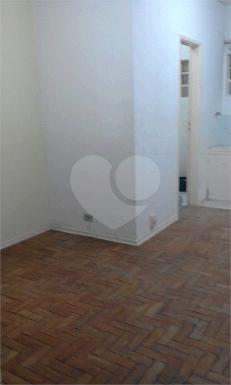 APARTAMENTO em CONSOLAÇÃO