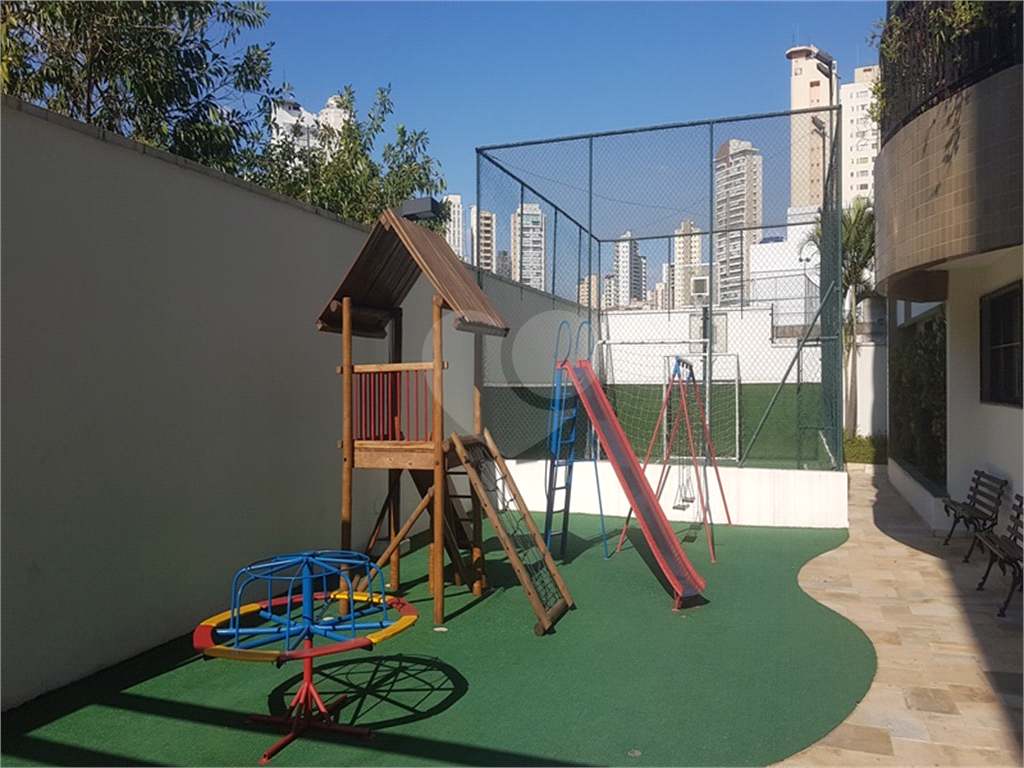 Apartamento á venda 4 dormitórios 1 suíte 2 vagas  Rua Voluntários da Pátria em Santana, São Paulo/SP 