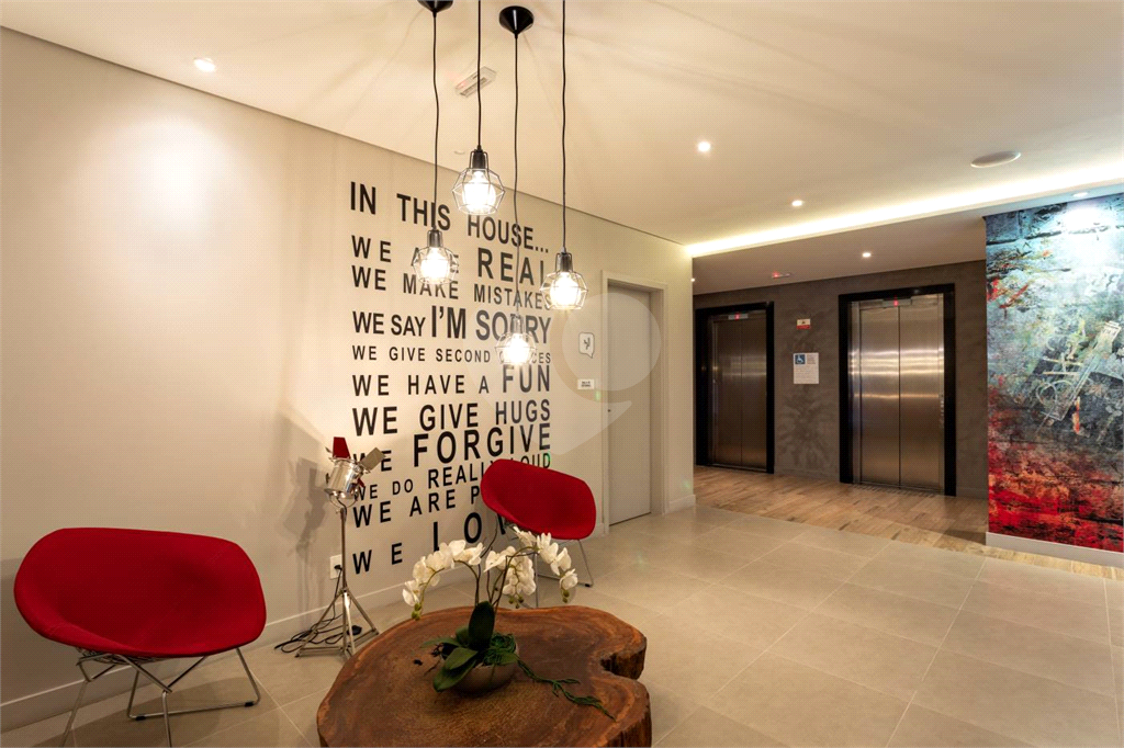 APARTAMENTO em CENTRO