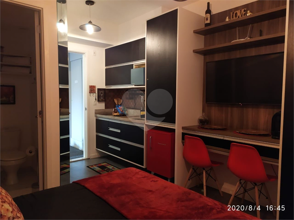 APARTAMENTO em CENTRO