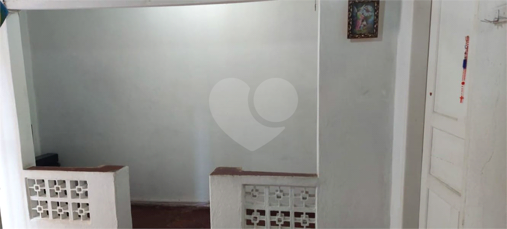 Casa Terrea 130 m / com salão  Comercial 40 m  1 wc /Casa- 2 vagas,  1 dorm,Cozinha, Sala Ampla .