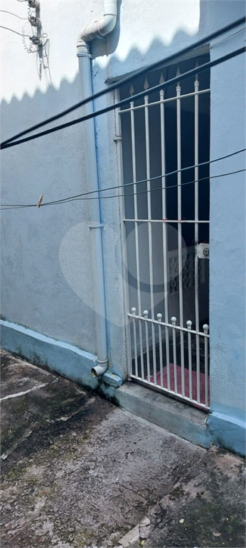 Casa Terrea 130 m / com salão  Comercial 40 m  1 wc /Casa- 2 vagas,  1 dorm,Cozinha, Sala Ampla .