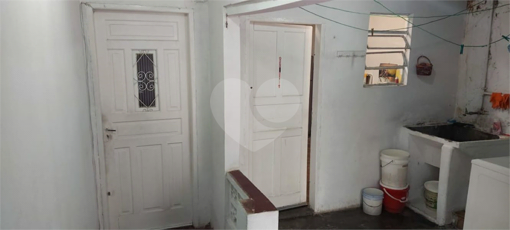 Casa Terrea 130 m / com salão  Comercial 40 m  1 wc /Casa- 2 vagas,  1 dorm,Cozinha, Sala Ampla .