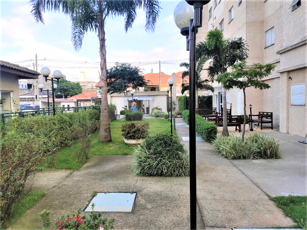 Apto.45mt -02 dorm c/ Armarios -Living para dois Ambientes, Cozinha planejada,01 wc, 01 vg 