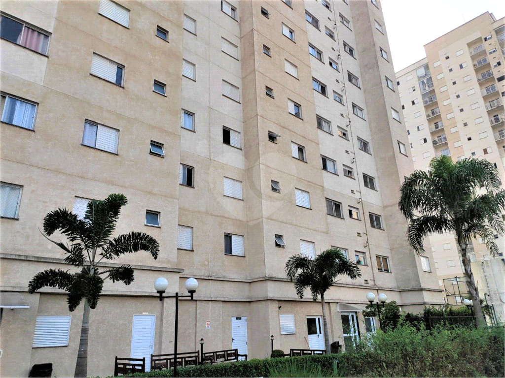 Apto.45mt -02 dorm c/ Armarios -Living para dois Ambientes, Cozinha planejada,01 wc, 01 vg 