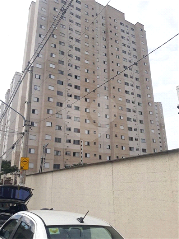 Apto.45mt -02 dorm c/ Armarios -Living para dois Ambientes, Cozinha planejada,01 wc, 01 vg 