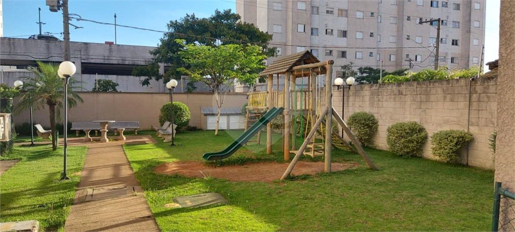 Apto.45mt -02 dorm c/ Armarios -Living para dois Ambientes, Cozinha planejada,01 wc, 01 vg 