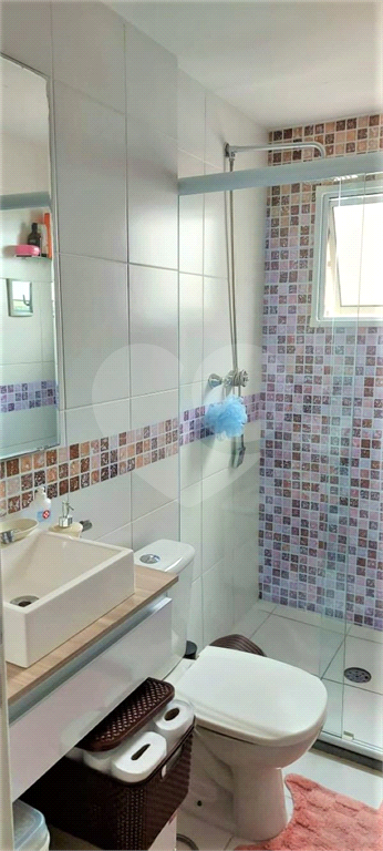 Apto.45mt -02 dorm c/ Armarios -Living para dois Ambientes, Cozinha planejada,01 wc, 01 vg 