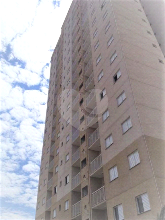 Apto.45mt -02 dorm c/ Armarios -Living para dois Ambientes, Cozinha planejada,01 wc, 01 vg 