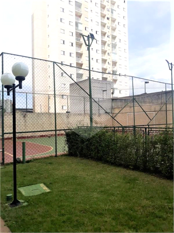 Apto.45mt -02 dorm c/ Armarios -Living para dois Ambientes, Cozinha planejada,01 wc, 01 vg 