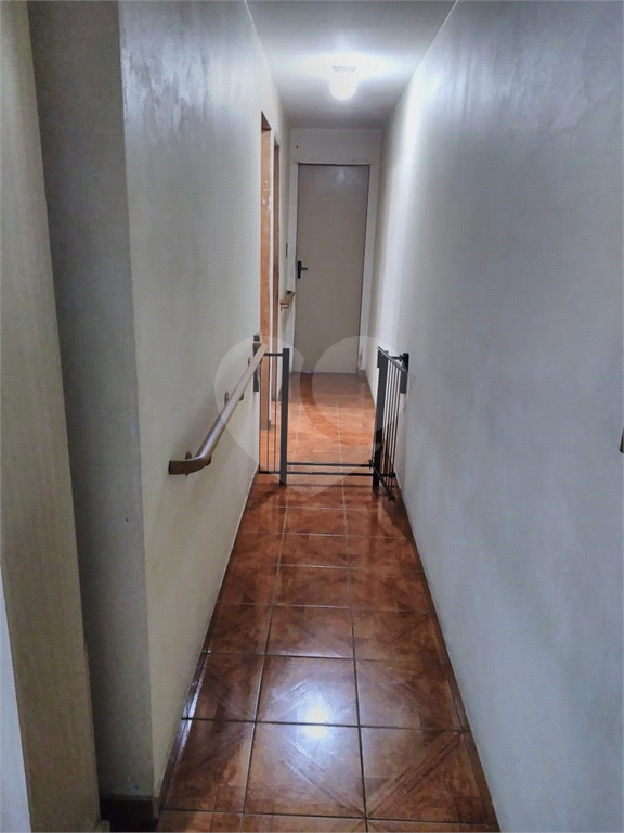 TERRENO COM CINCO CASAS. ÓTIMO PARA RENDA OU CONSTRUIR
