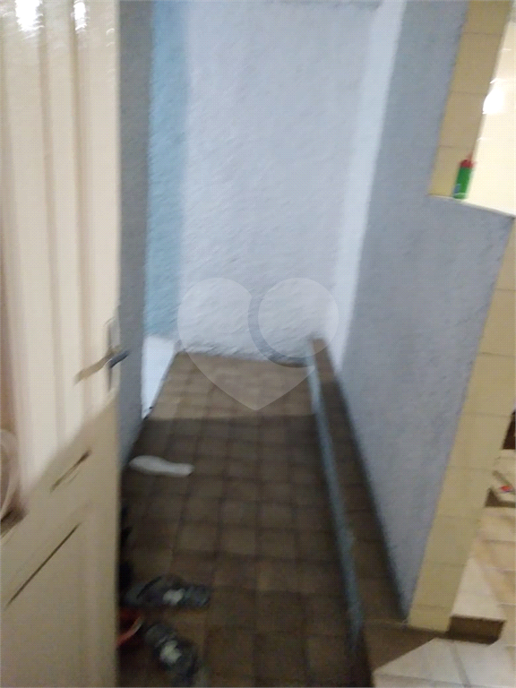 TERRENO COM CINCO CASAS. ÓTIMO PARA RENDA OU CONSTRUIR