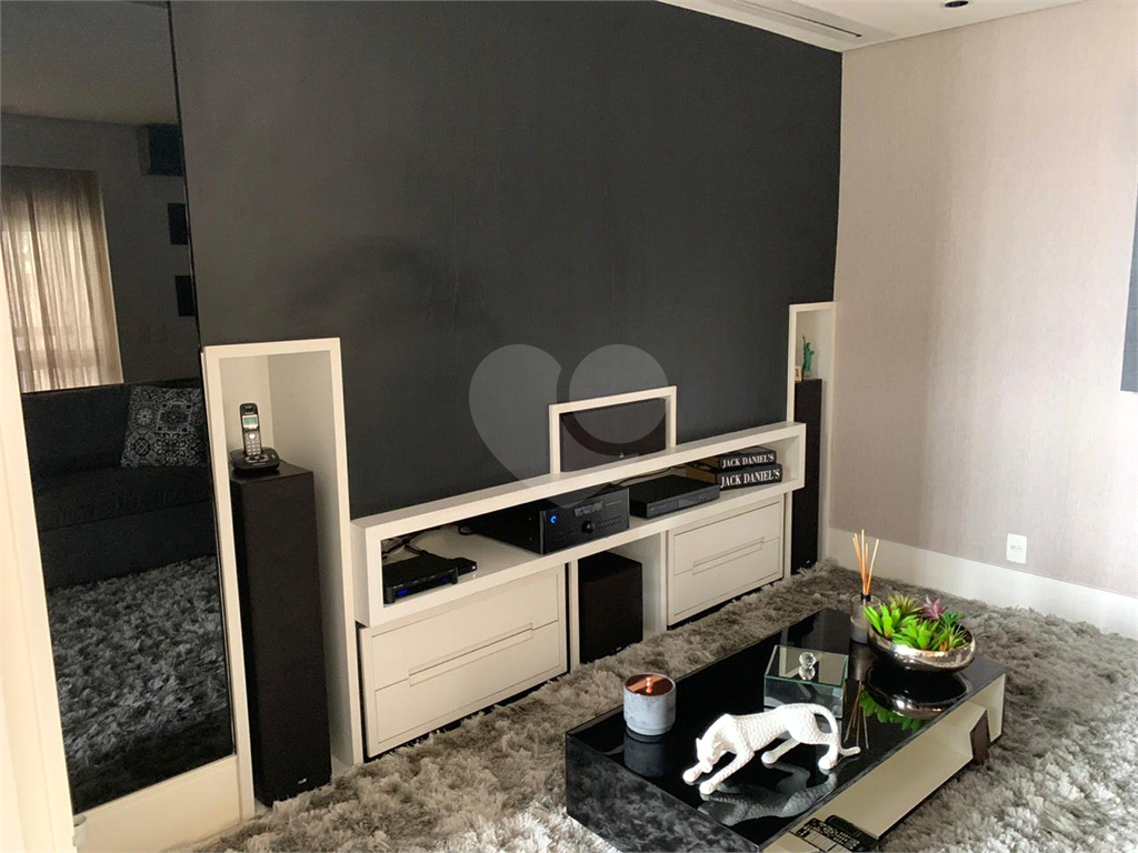 APARTAMENTO em TATUAPÉ