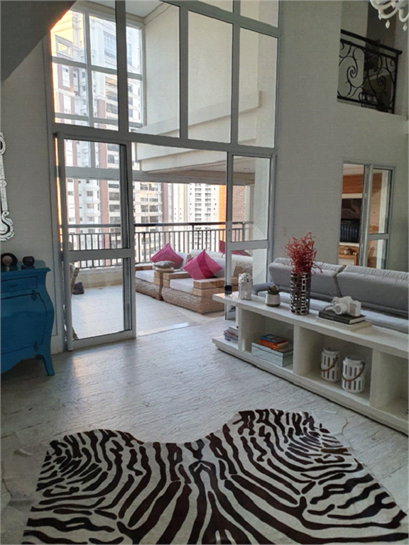 APARTAMENTO em TATUAPÉ
