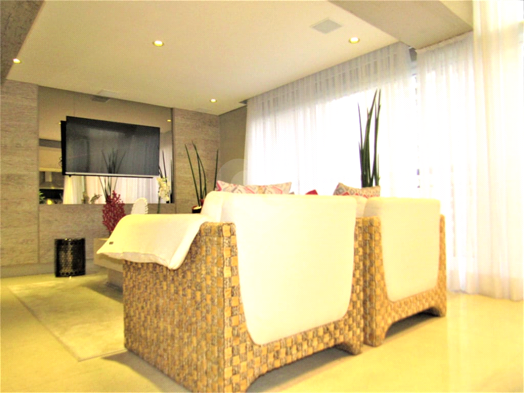 APARTAMENTO em TATUAPÉ