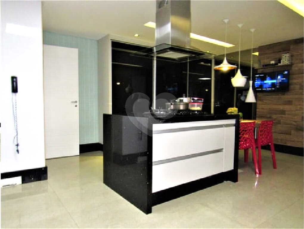 APARTAMENTO em TATUAPÉ