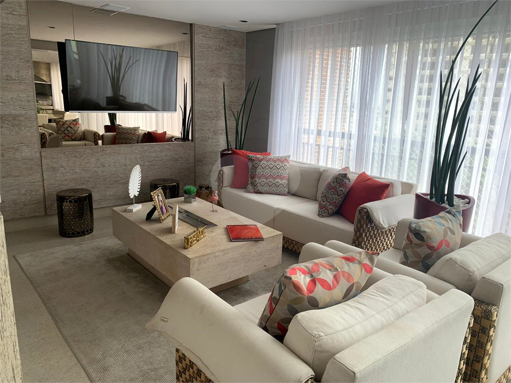 APARTAMENTO em TATUAPÉ