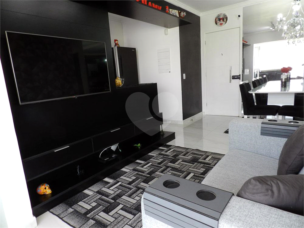 APARTAMENTO em TATUAPÉ