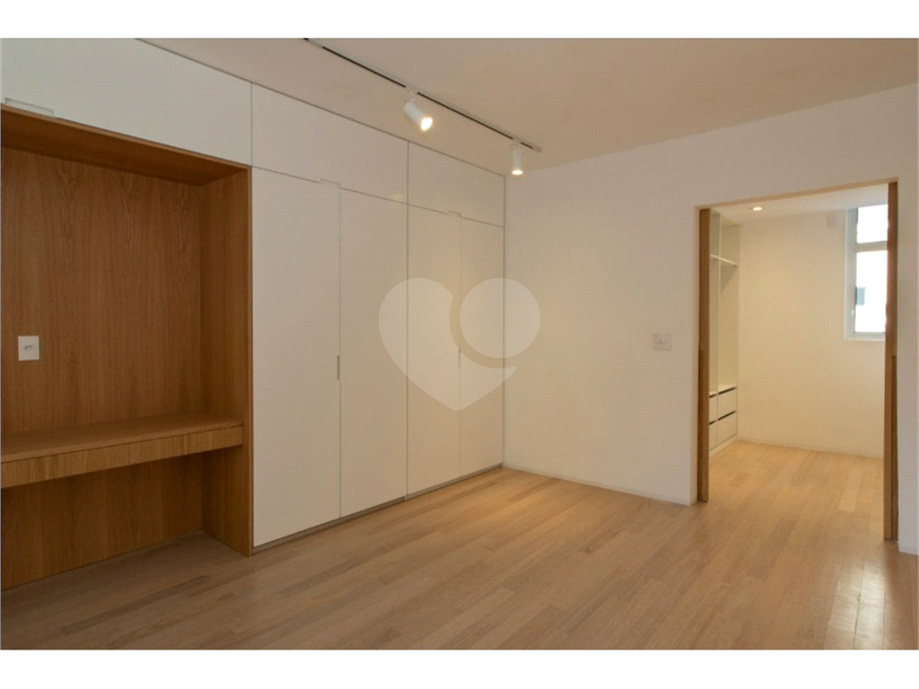 Imóvel 250m² sala de estar de 3 ambientes 4 quartos, sendo 2 suítes, Jardim Europa