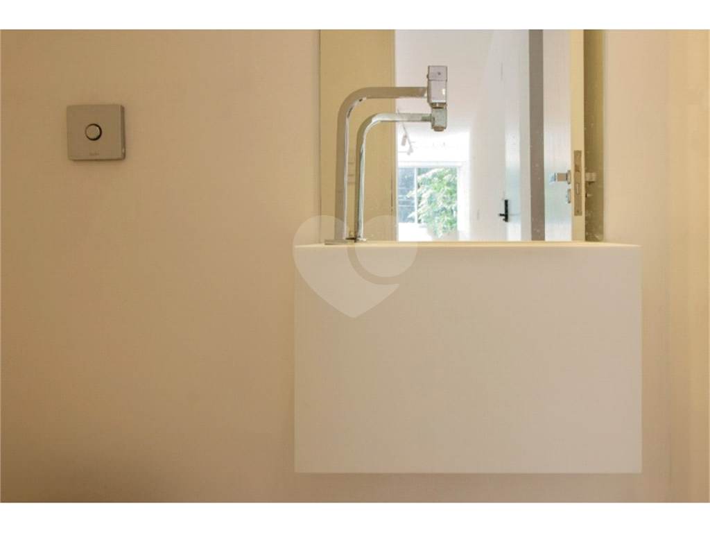 Imóvel 250m² sala de estar de 3 ambientes 4 quartos, sendo 2 suítes, Jardim Europa