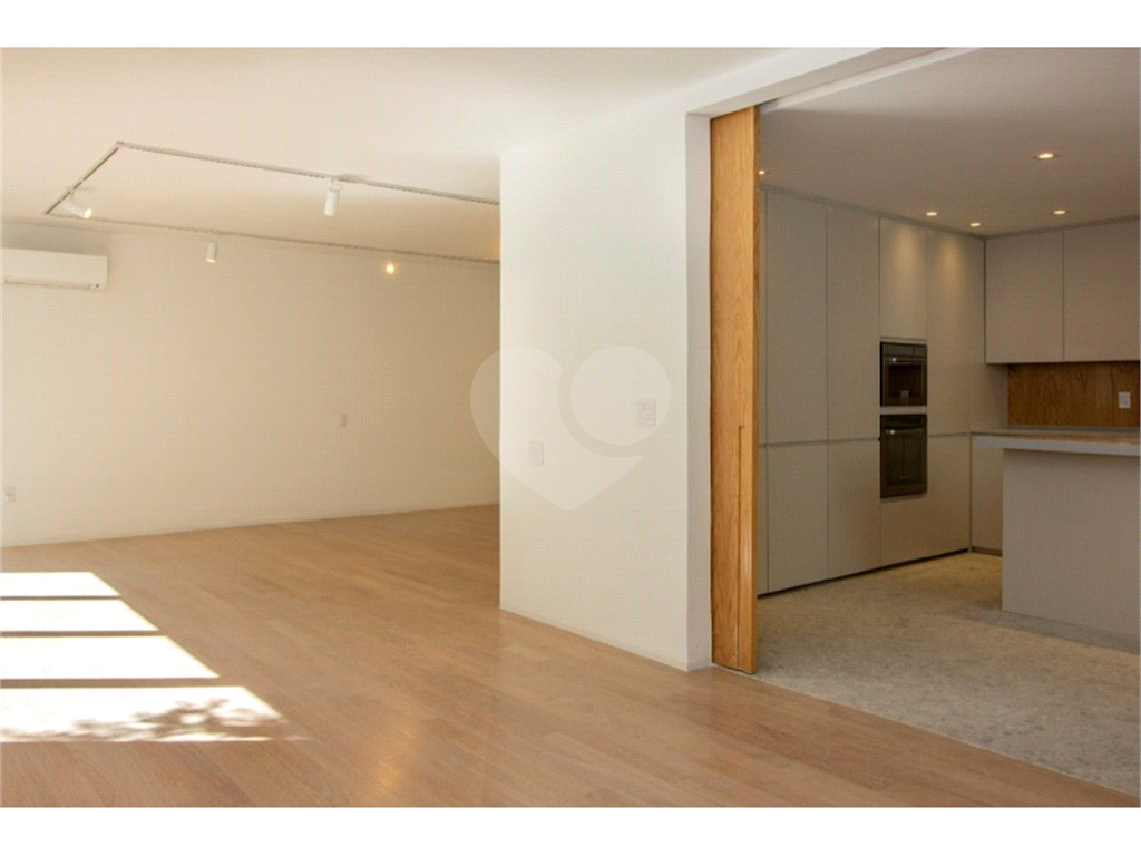 Imóvel 250m² sala de estar de 3 ambientes 4 quartos, sendo 2 suítes, Jardim Europa