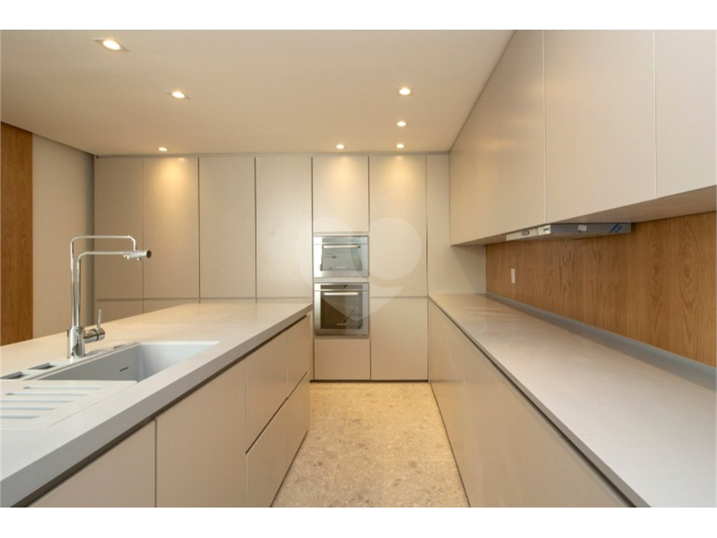 Imóvel 250m² sala de estar de 3 ambientes 4 quartos, sendo 2 suítes, Jardim Europa